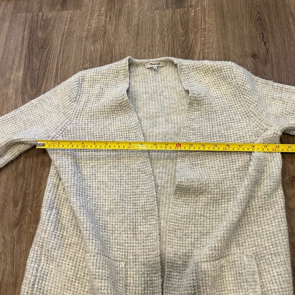 Madewell light grey waffle knit merino wool blend cardigan - Picture 9 of 10